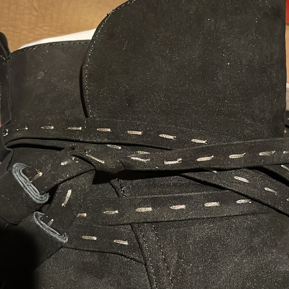 BNIB UnionBay Faux Suede Wedge Boots - Picture 13 of 13